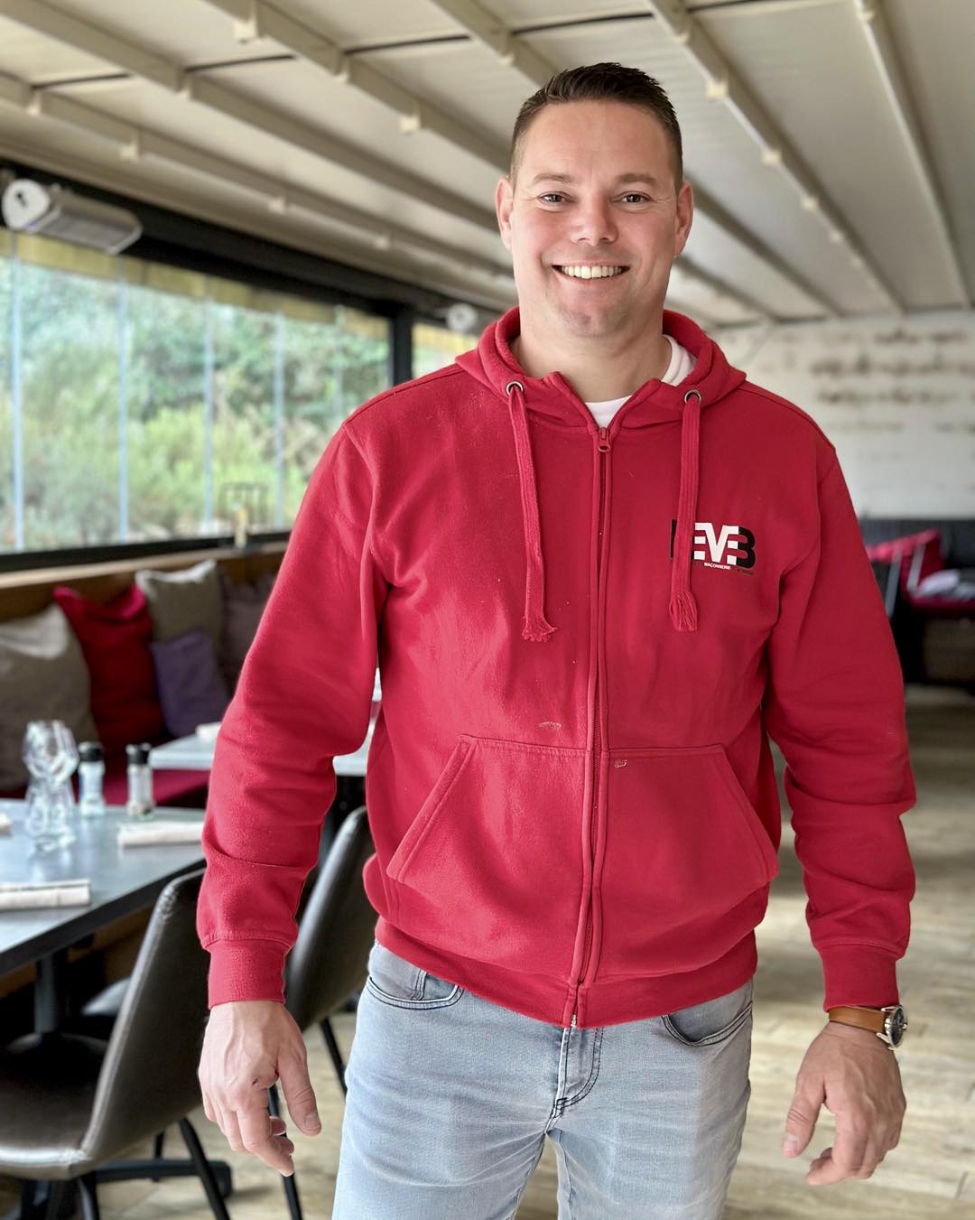 Paul Garnier, artisan maçon et gérant de l'entreprise EMB à Béziers - Expert en maçonnerie, rénovation et construction